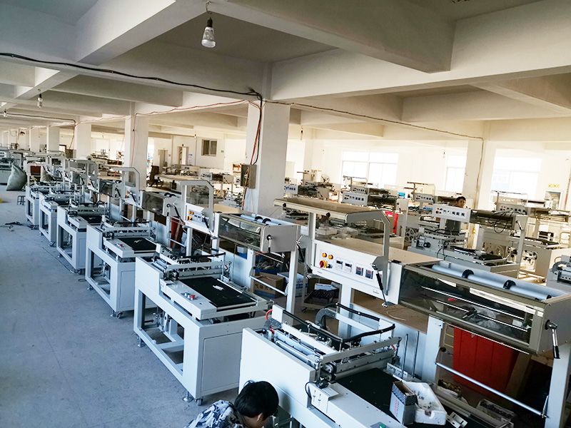 貼標(biāo)機(jī)車間